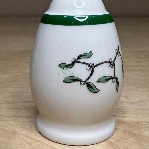 Vintage Spode Salt and Pepper Shaker Set in Christmas Tree Pattern - Picture 7 of 7